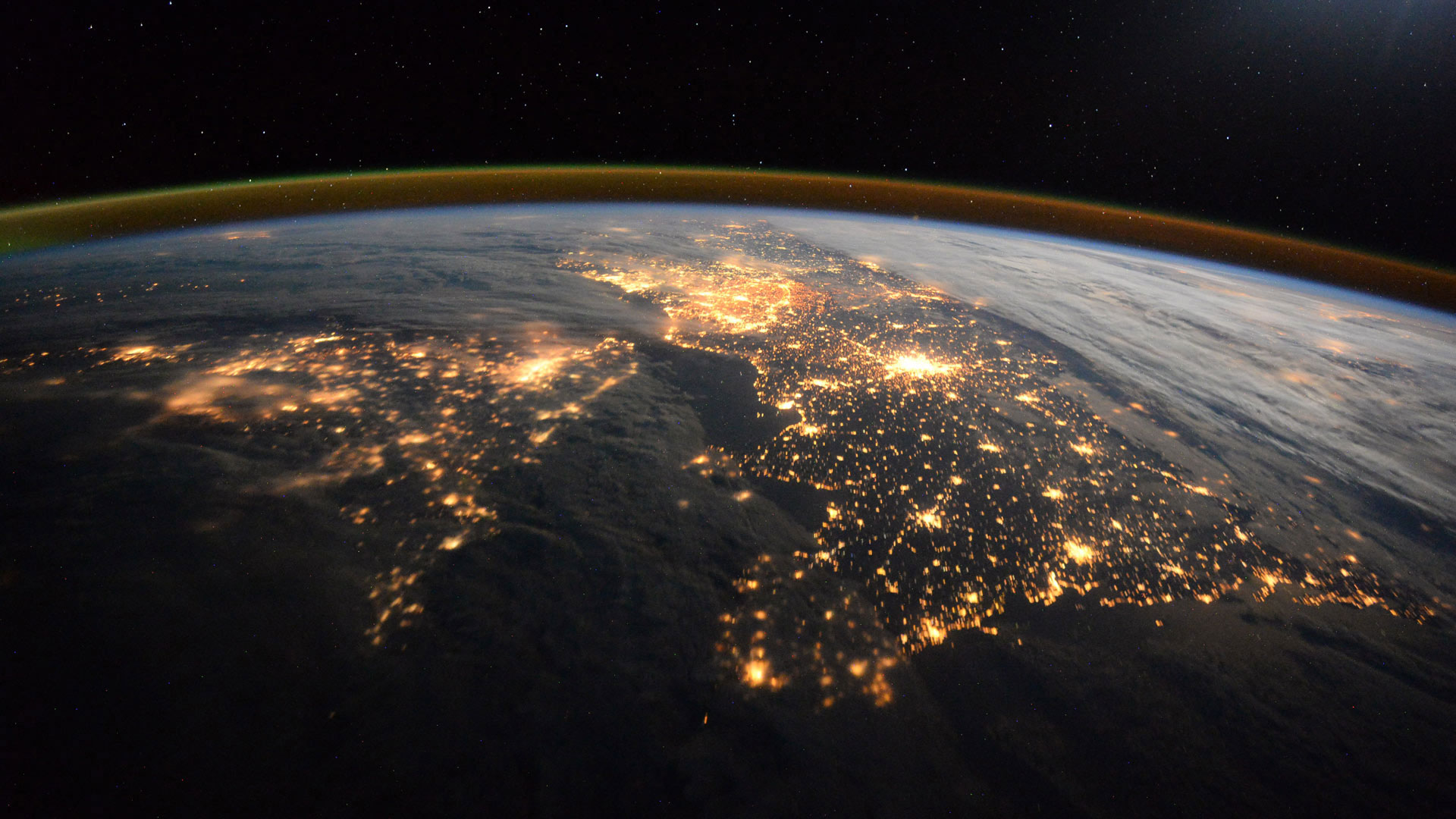 从国际空间站拍摄的地球 地球-www.todaybing.com 必应壁纸 必应美图
